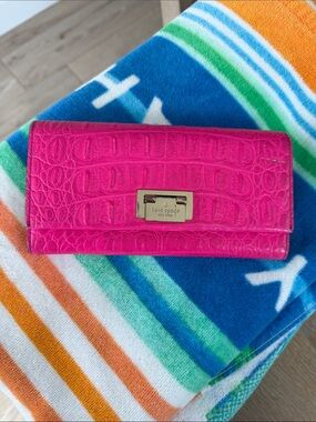 HOT PINK Kate Spade New York Wallet Textured Crocodile Embossed Leather Finish
